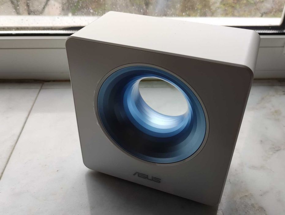 ASUS Blue Cave AC2600 — дизайнерски Wi-Fi рутер, Gigabit, AiMesh, Smart Home - КАТО НОВ