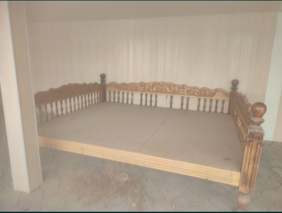 Тапчан в хорошем состоянии