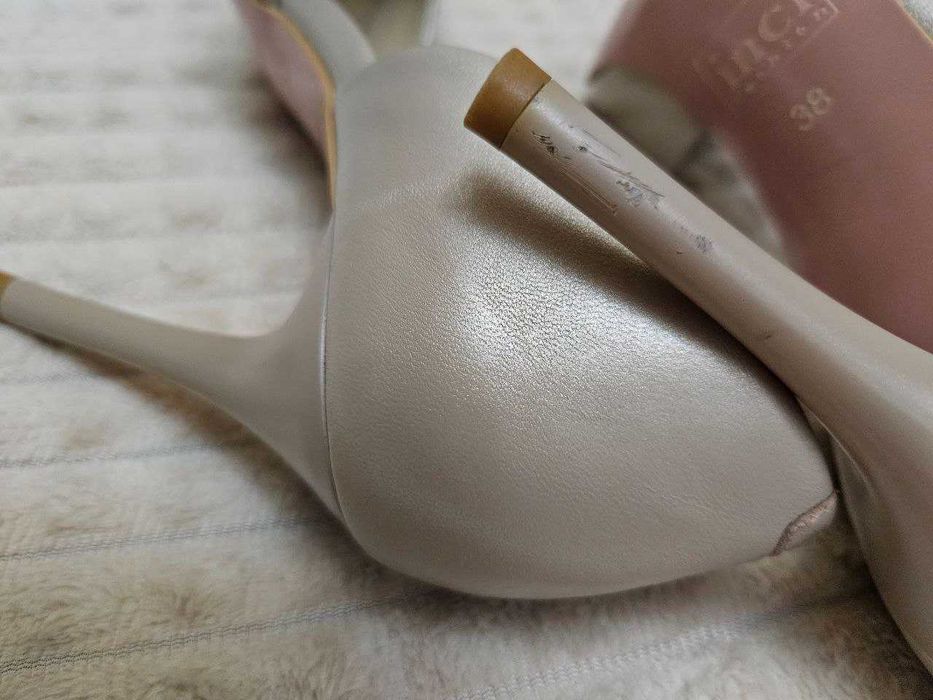 Босоножки кожаные размер 38