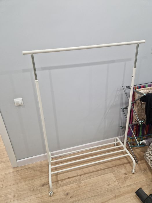 Напольная вешалкв Ikea белая