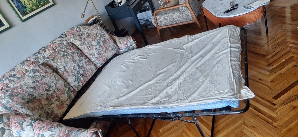 Два фотьойла и триместен диван