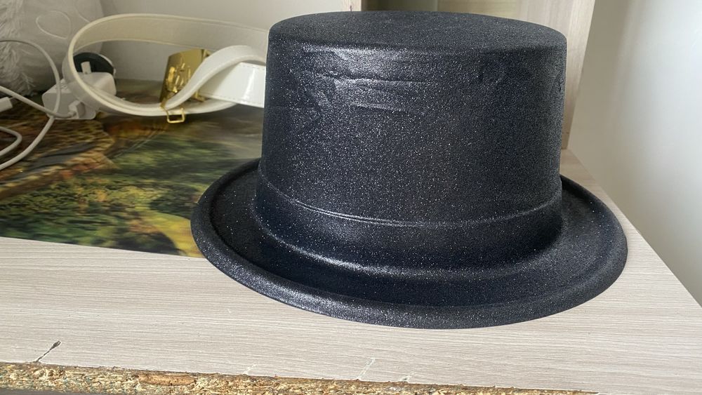 Продам шляпу черную