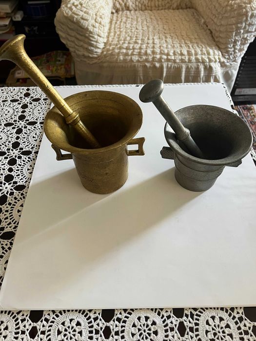 Mojar din bronz si pistil