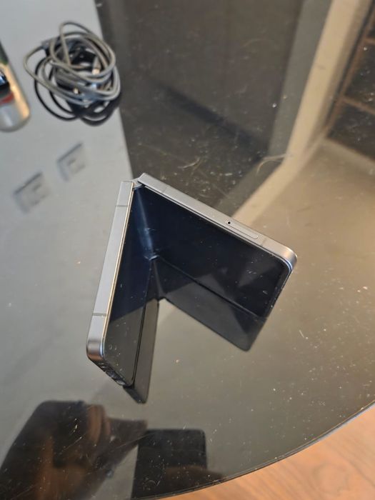 Samsung Galaxy Z Flip 7