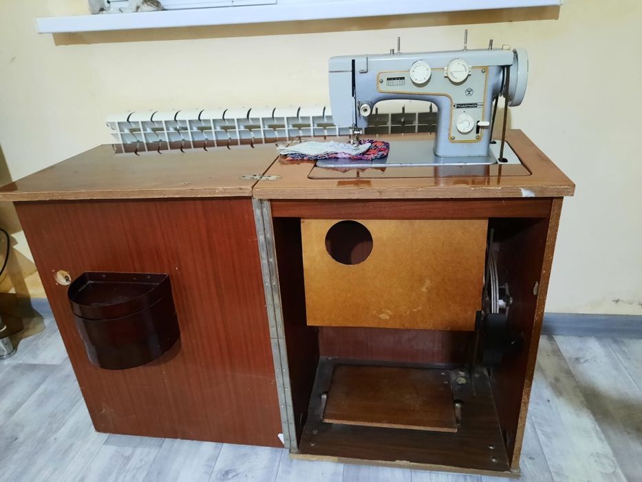 Швейная машинка б/у