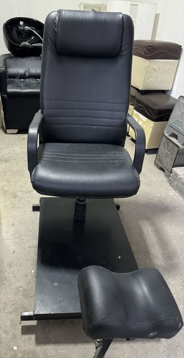 Педикюрное кресло для салона