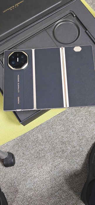 Huawei Mate XTs смартфон