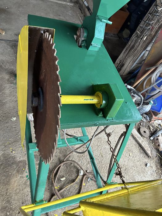 Vand moara de macinat cereale + circular