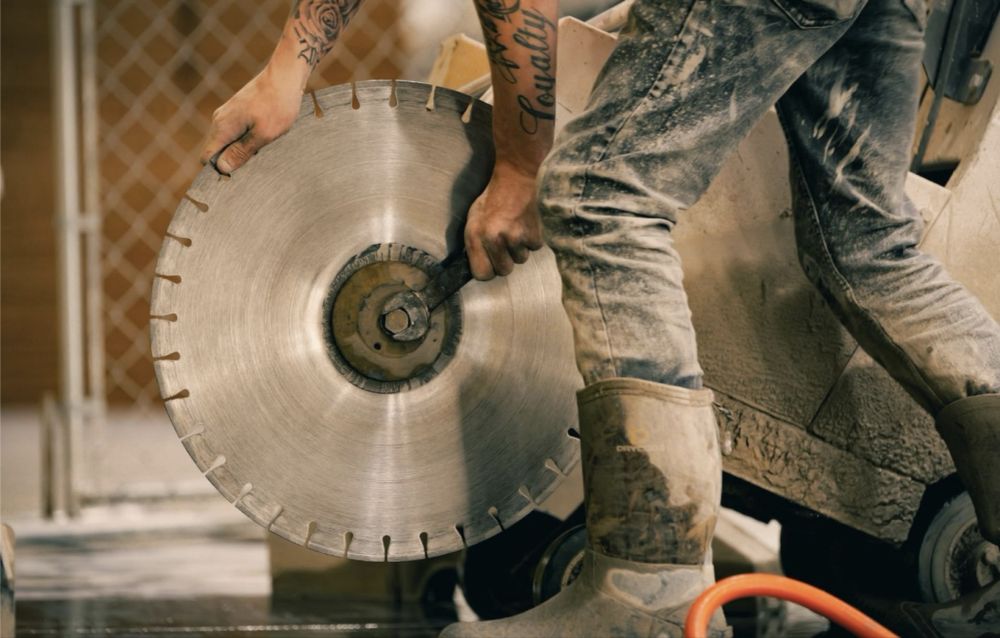 Демонтаж, резка стен)