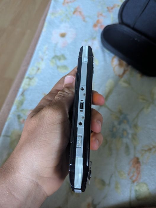 Consolă PSP 3000 modată - ARK 5, Card 32GB, Baterie Ostent, Accesorii