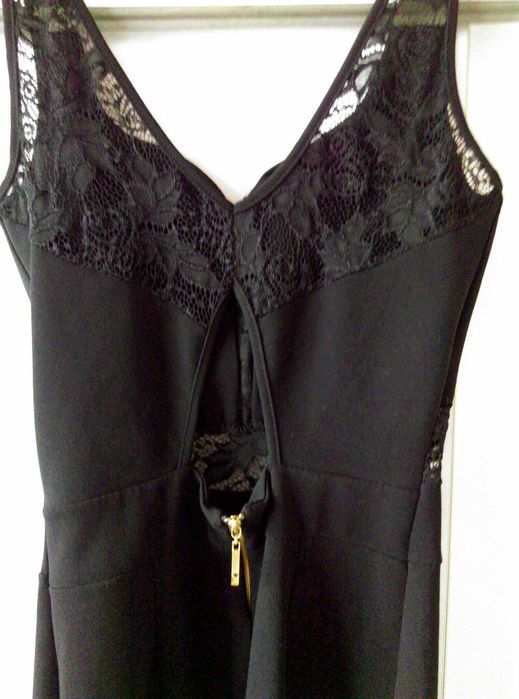 Черна къса рокля с дантела