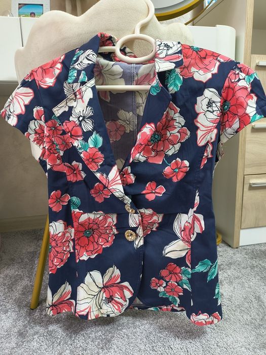 Сако с къс ръкав