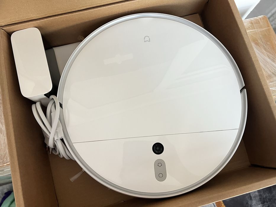 Продам робот пылесос Xiaomi Mi Robot Vacuum-Mop 2C