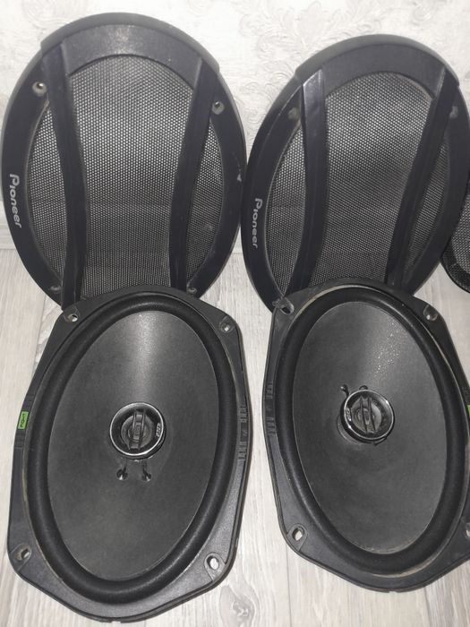 Продам колонки срочно.