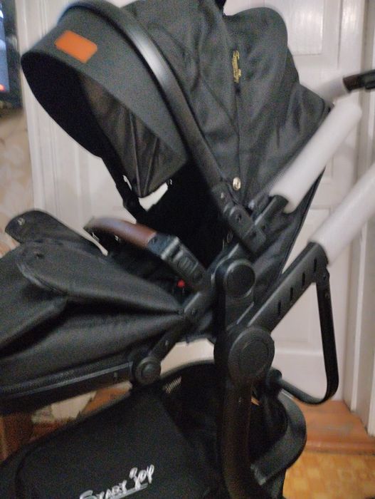 Коляска новая 3 в одном