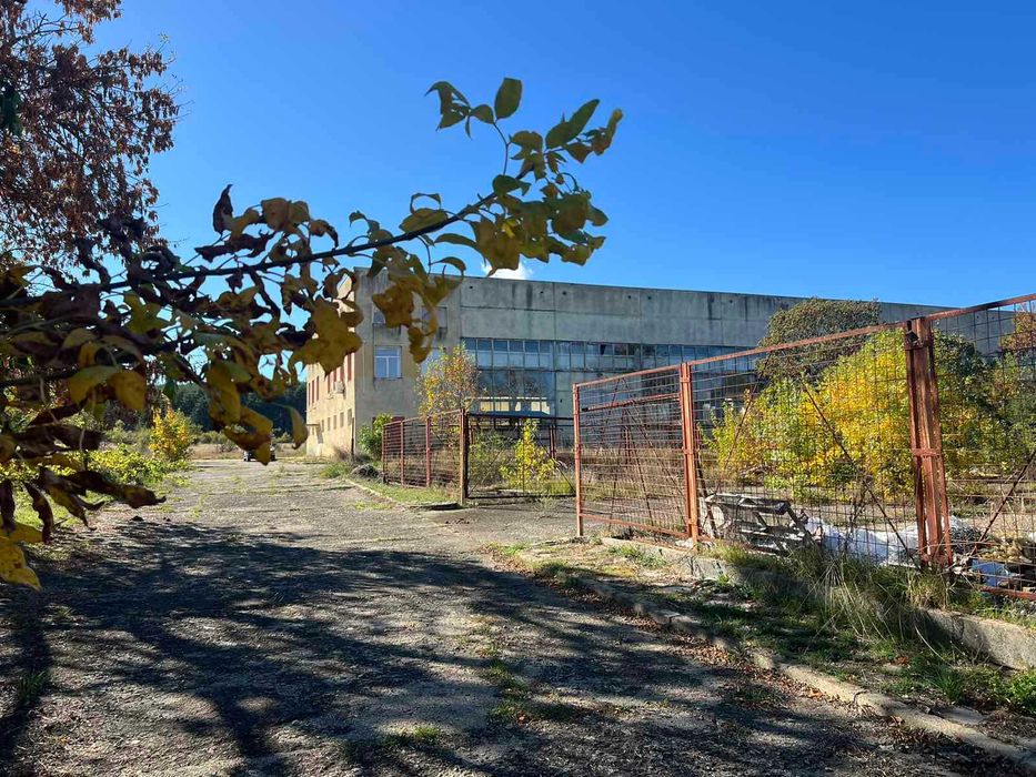 Продава се Промишлена сграда в Казанлък - 16466 кв.м за 93 €/кв.м - Снимка #7