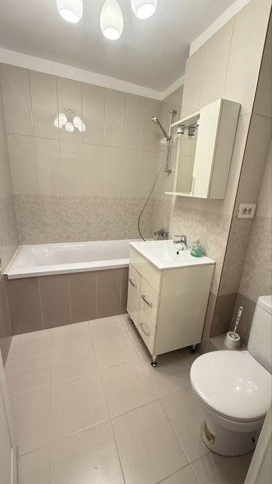 Bulevardul Unirii etaj 1 vedere catre bulevard totul nou