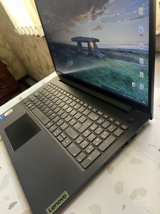 Lenova V15 G3 IAP / i5 12-avlod / 8GB / 512GB SSD / Ideal holat