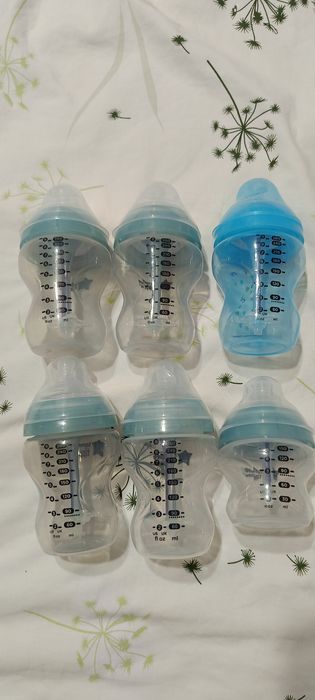 Антиколик шишета на Tommee Tippee