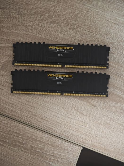 64 Gb RAM Vengeance 3200mhz