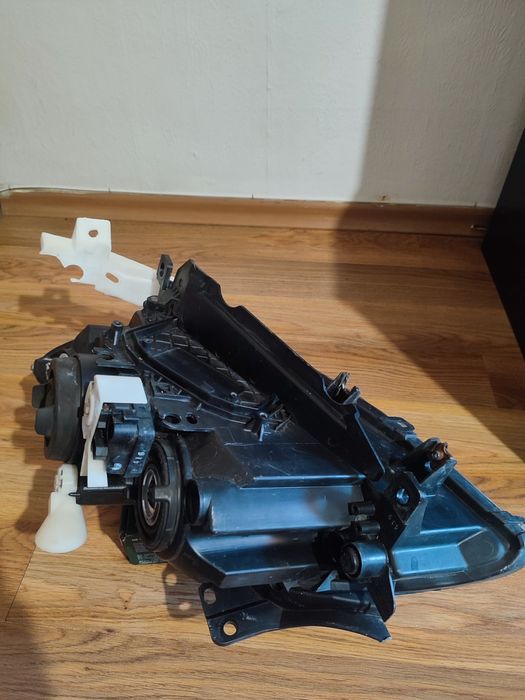 Десен фар за Мазда РХ-8/Mazda RX-8