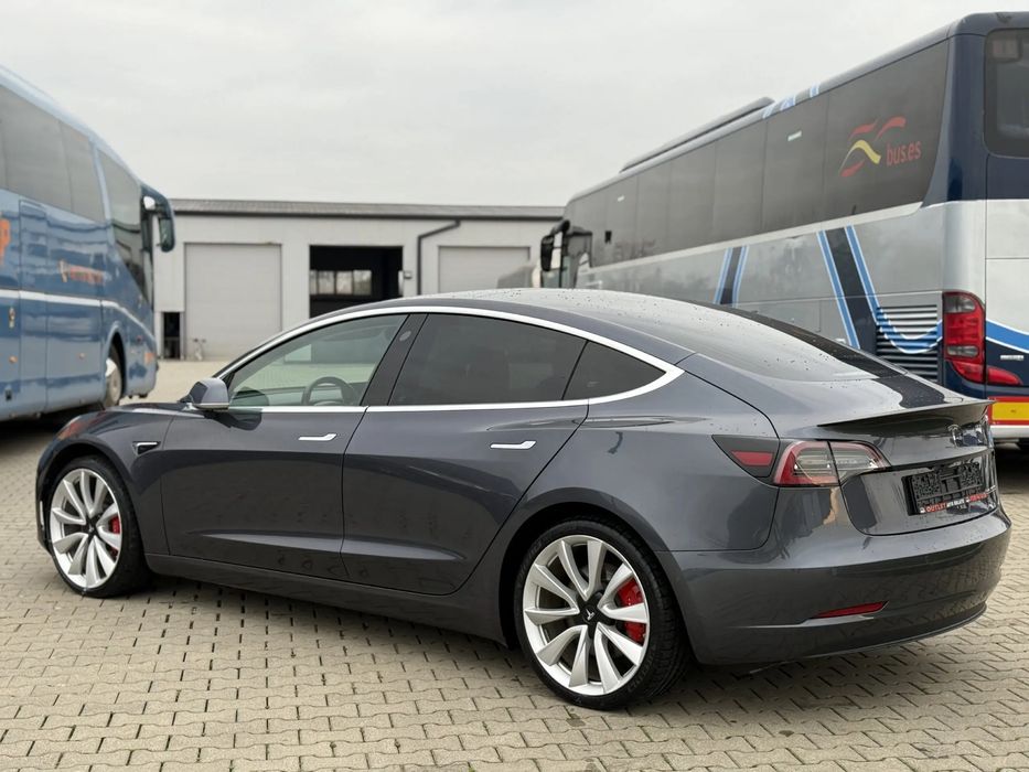 Tesla Model 3 Performance /2019/ 530 cp