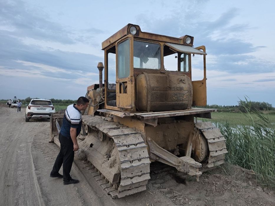 Buldozer chtz 130