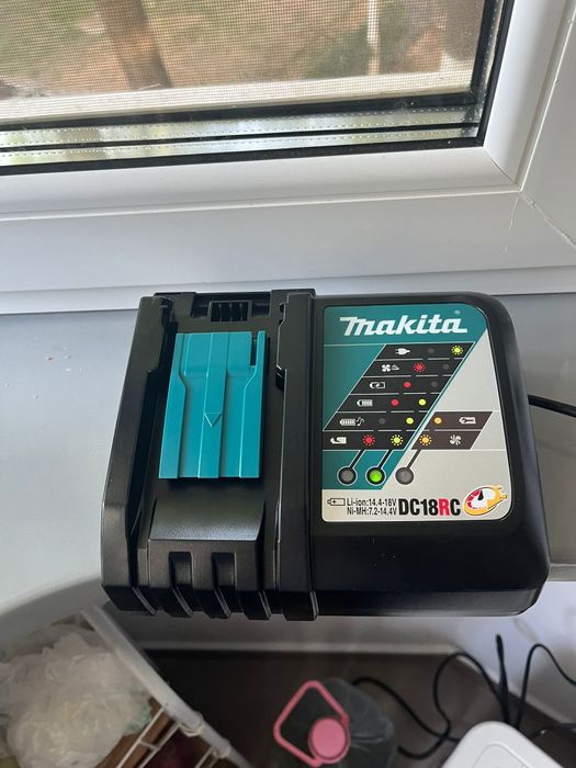 Set încărcator Makita 18V, bormasina Makita DHP 484 și Makita DHP487