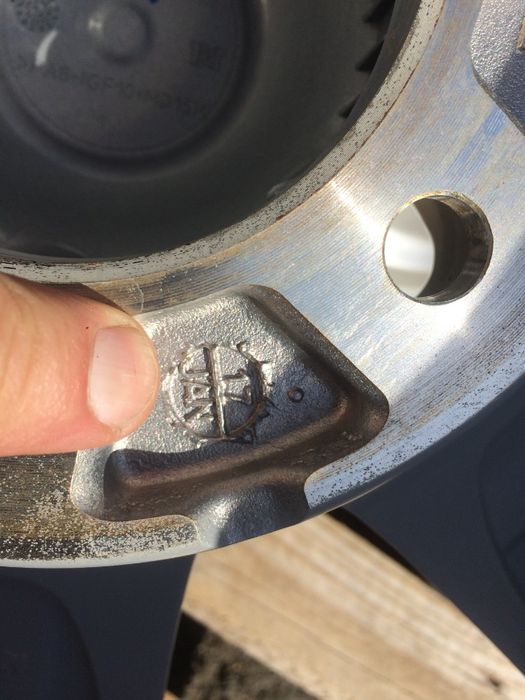 18 цола 6 х 139,7 мм ИСУЗУ Де Макс - Оригинал  - ЧИСТО Нови