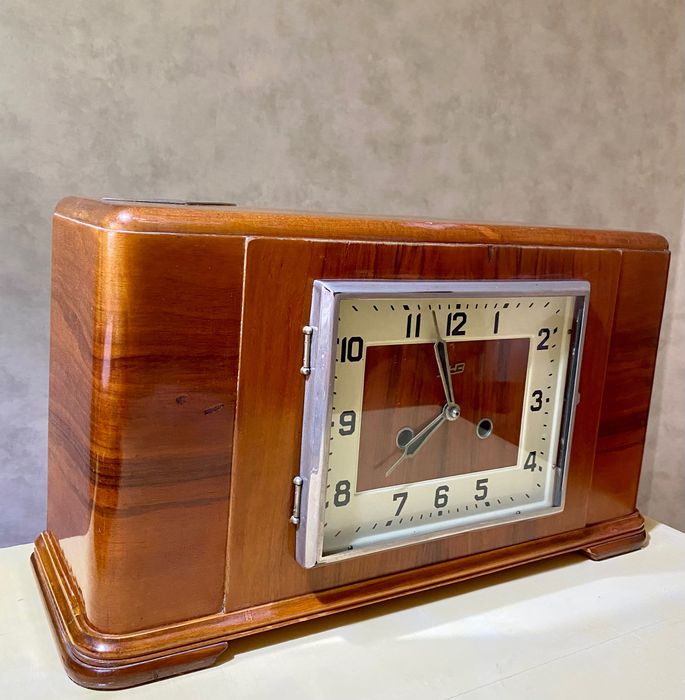 Часы настольные ОЧЗ 1961 г с боем большие дерево