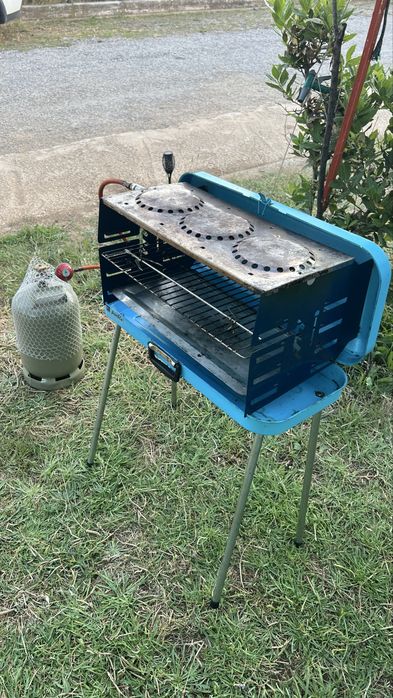 Газово барбекю.Газов котлон
