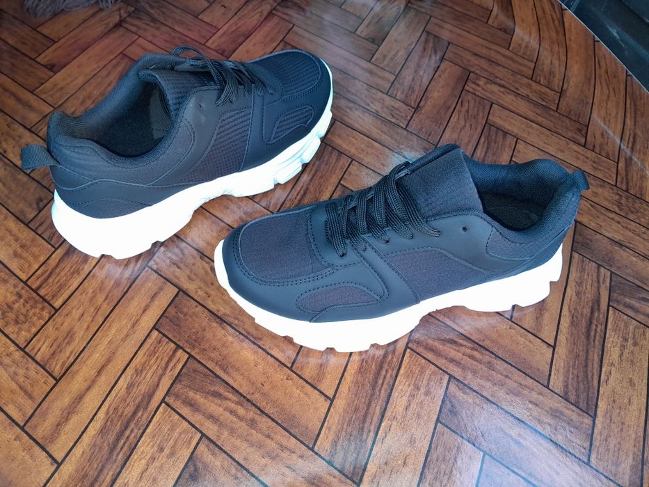 Lapte praf Aptamil 2 ,Adidași nr 40
