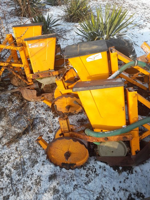 Vand semănătoare porumb