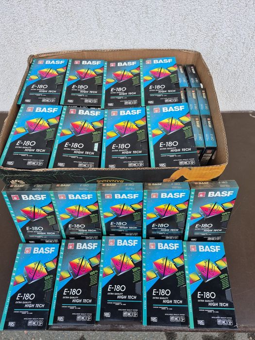 Vând 80 casete video VHS originale Basf 180 minute colectie de filme