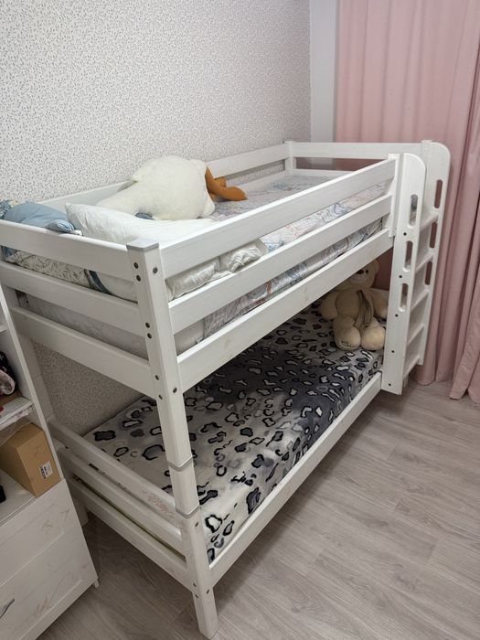 Двухъярусная детская кровать