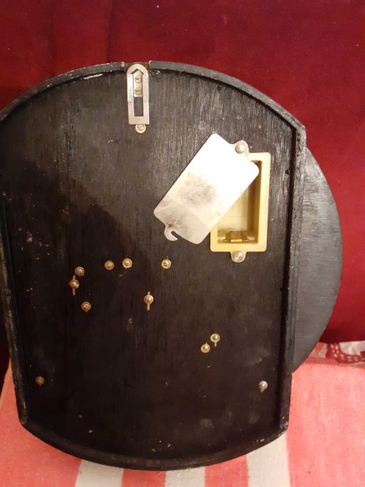 Продава запазени вещи!