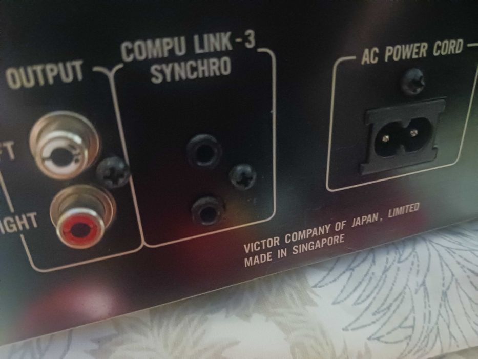 Стар качествен cd player jvc xl-v120bk