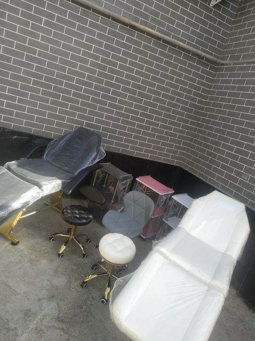 Любые мебели для салона красоты + кушетки прямо из цеха