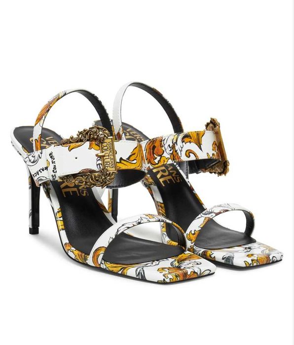 НОВИ Оригинални Сандали Versace Jeans Couture Бели 38 Дамски Обувки