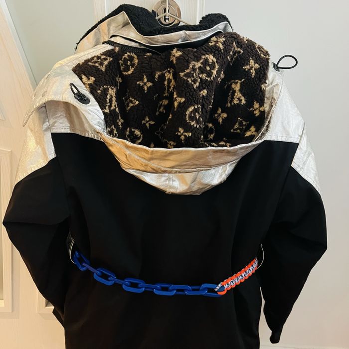 Louis vuitton  яке