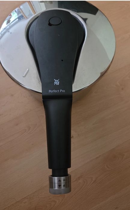 WMF Perfect pro 4,5l Тенджера под налягане произведена в Германия