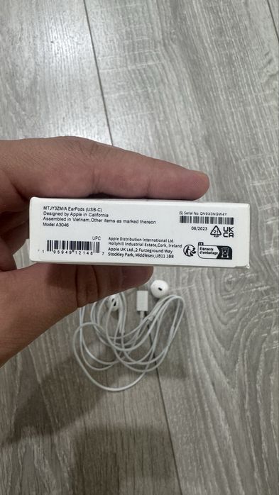 Apple earpods продам