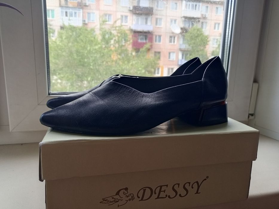 Продам обувь за 3000 пара