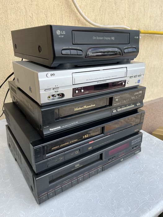Lot video player recorder vhs cu caseta pentru filme