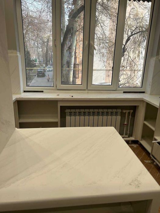 Подоконники из акрилового искусственного камня: стиль, долговечность.