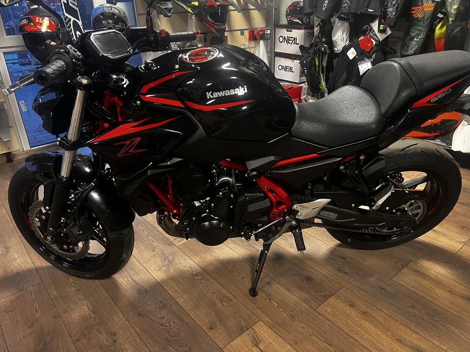 Kawaski z650 2025 1400 km