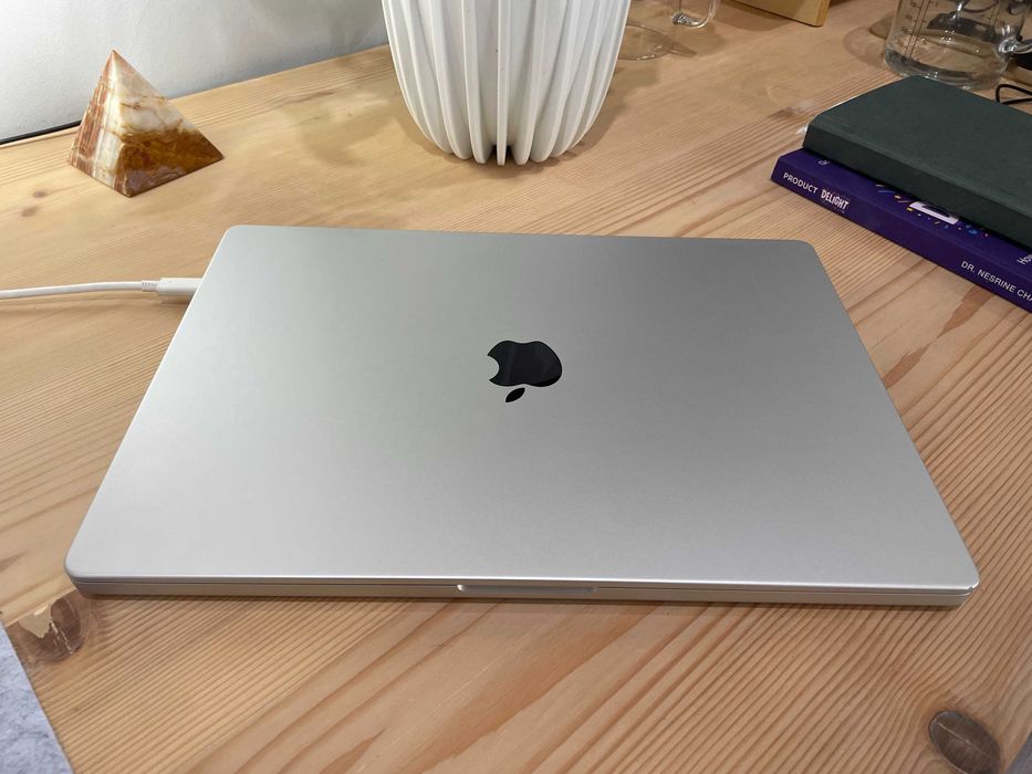 Apple 16-inch MacBook Pro: Apple (2021) M1 Pro 16GB RAM, 16-Core GPU 3,2 GHz - Silver