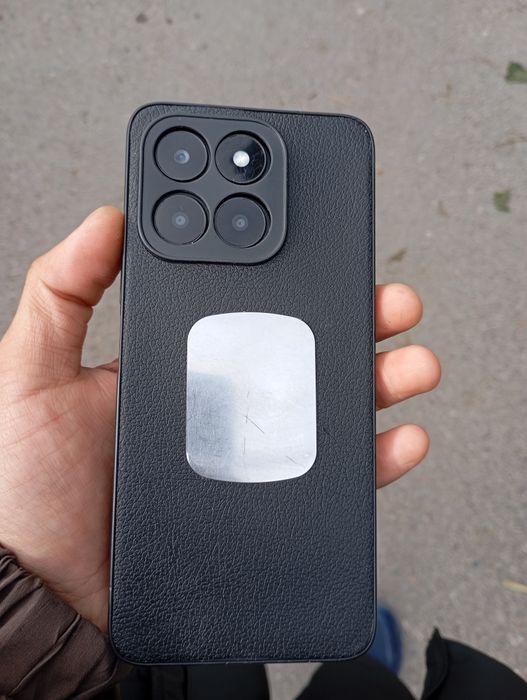 Продам телефон HONOR X6A 128 GB