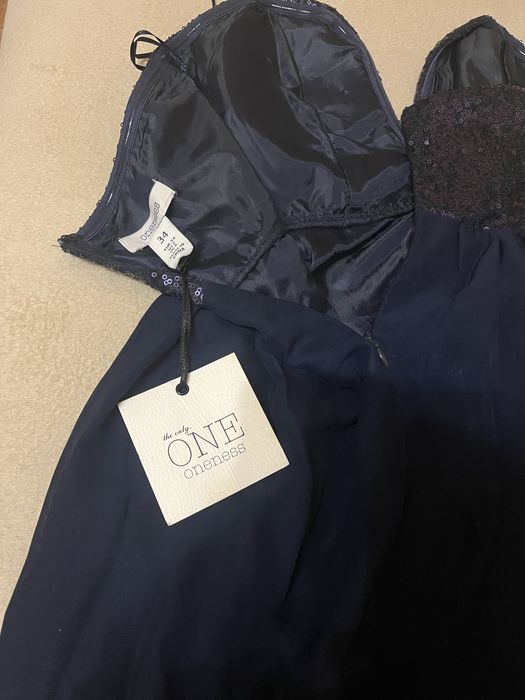 Официални дрехи нови с етикети