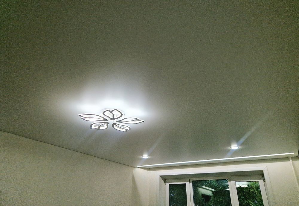 Натяжные потолки